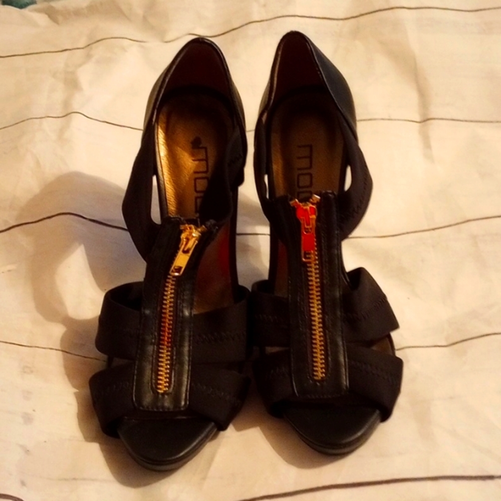 Black zipper heels, Moda